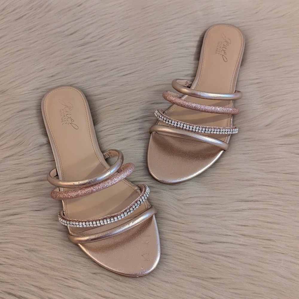 Jewel Badgley Mischka gold silver and bronze slip on sandals size 8.5